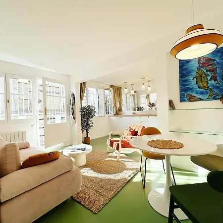 Appartamento Petite Maison A La Tour Eiffel - Flat-guest Parigi